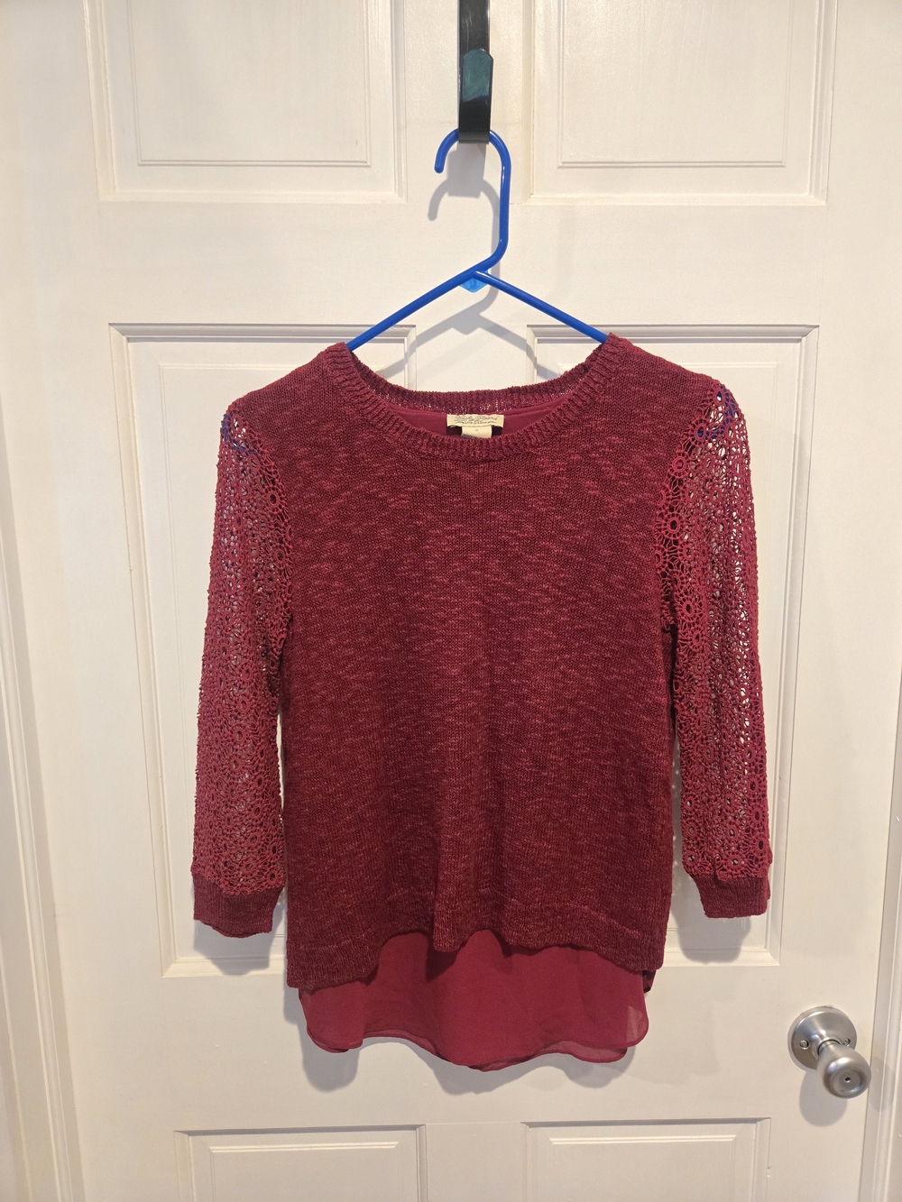 Lucky Brand Berry Crochet Sleeve Layered Hem Sweater